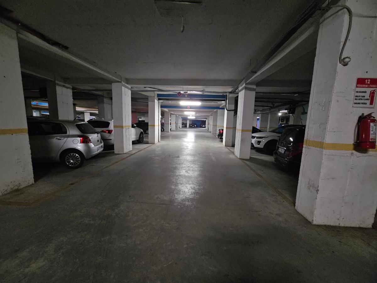Pleasant Apartment With Free Dedicated Parking In Komuna E Parisit Tirana Exterior photo