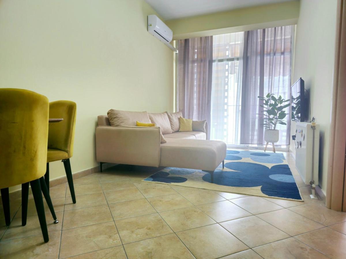 Pleasant Apartment With Free Dedicated Parking In Komuna E Parisit Tirana Exterior photo